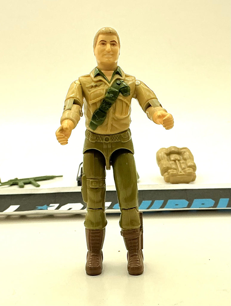 1983 VINTAGE ARAH G.I. JOE DUKE W/ FLAG DECAL V1 FIRST SERGEANT MAIL IN EXCLUSIVE LOOSE 100% COMPLETE (d)