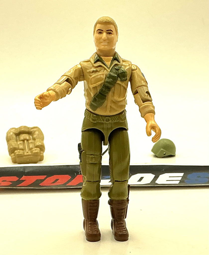 1983 VINTAGE ARAH G.I. JOE DUKE W/ FLAG DECAL V1 FIRST SERGEANT MAIL IN EXCLUSIVE LOOSE 100% COMPLETE (c)