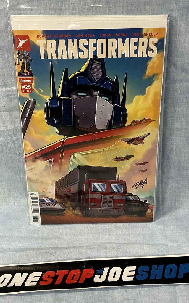 IMAGE SKYBOUND COMICS TRANSFORMERS (2023-ONGOING) ISSUE #25 [COVER A NAKAYAMA] COMIC BOOK OCTOBER 2025