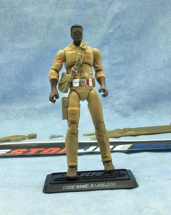 2008 25TH ANNIVERSARY G.I. JOE DOC V2 MEDIC GUN VARIANT #1 MAIL IN EXCLUSIVE LOOSE 100% COMPLETE + FULL CARD