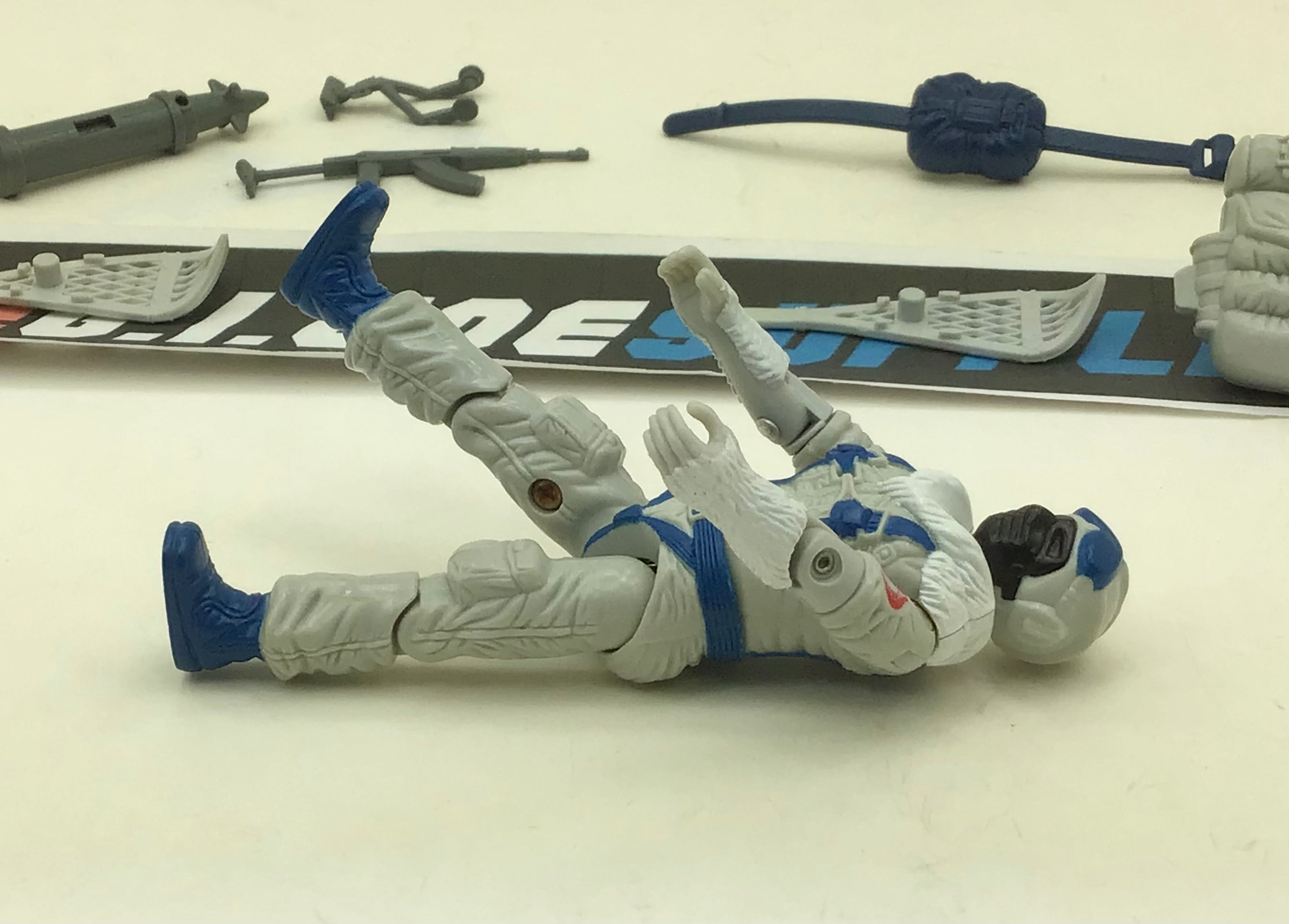 VINTAGE 1985 HASBRO GI JOE SNOW SERPENT FIGURE LOOSE VINTAGE 1985 HASBRO GI JOE SNOW SERPENT FIGURE LOOSE